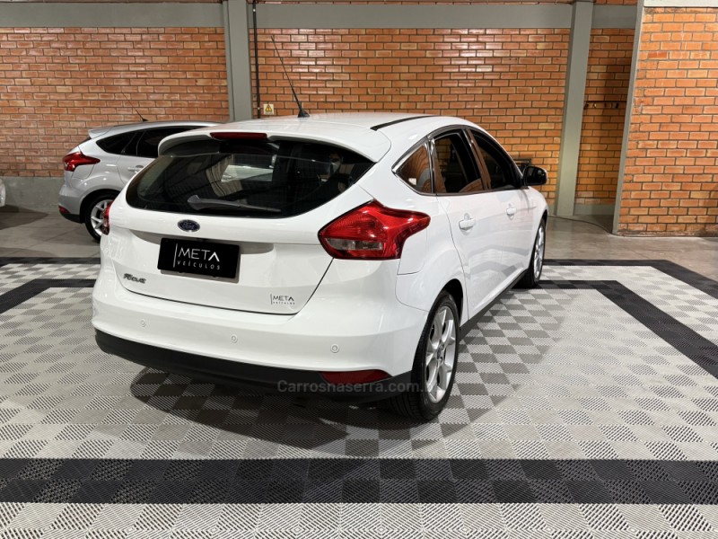 FOCUS 1.6 SE PLUS 16V FLEX 4P MANUAL - 2018 - BENTO GONçALVES