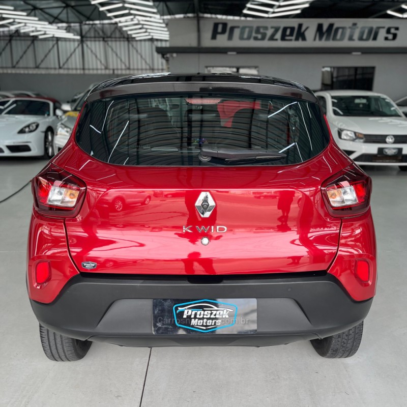 KWID 1.0 12V SCE FLEX INTENSE MANUAL - 2022 - CANOAS