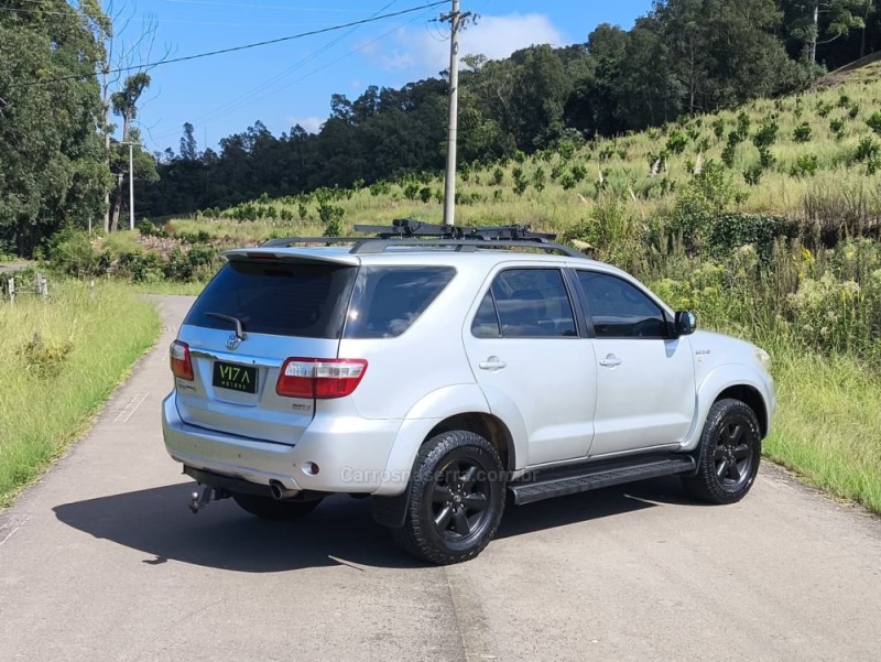 HILUX SW4 3.0 SRV 4X4 7 LUGARES 16V TURBO INTERCOOLER DIESEL 4P AUTOMÁTICO - 2009 - CAXIAS DO SUL