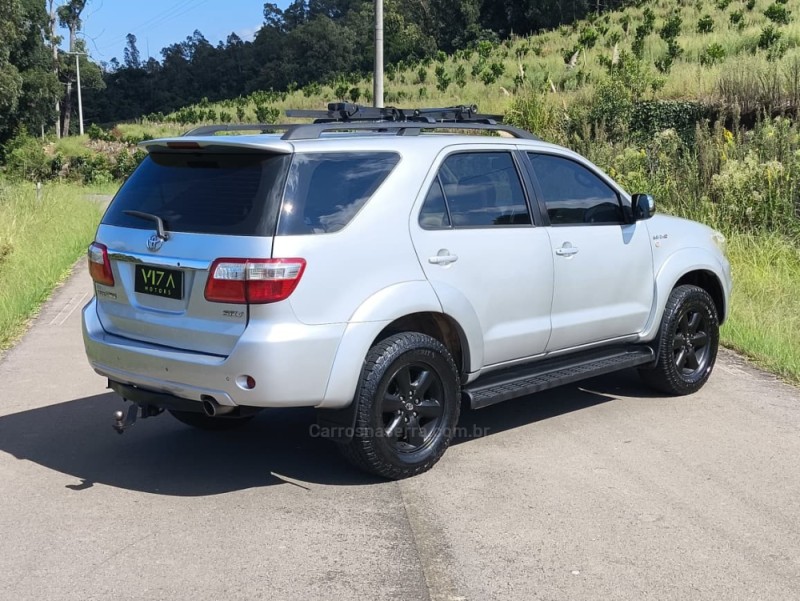 HILUX SW4 3.0 SRV 4X4 7 LUGARES 16V TURBO INTERCOOLER DIESEL 4P AUTOMÁTICO - 2009 - CAXIAS DO SUL