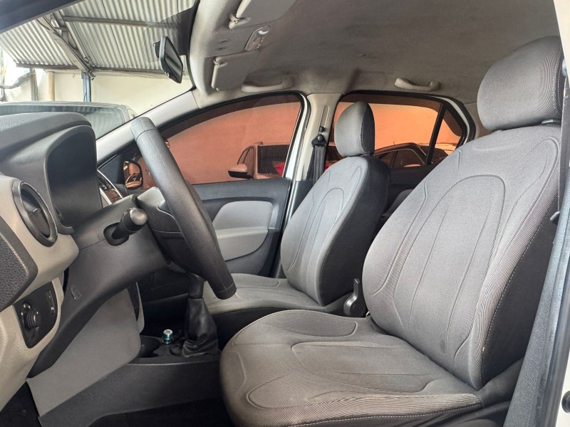 LOGAN 1.6 DYNAMIQUE 8V FLEX 4P MANUAL - 2015 - CAXIAS DO SUL