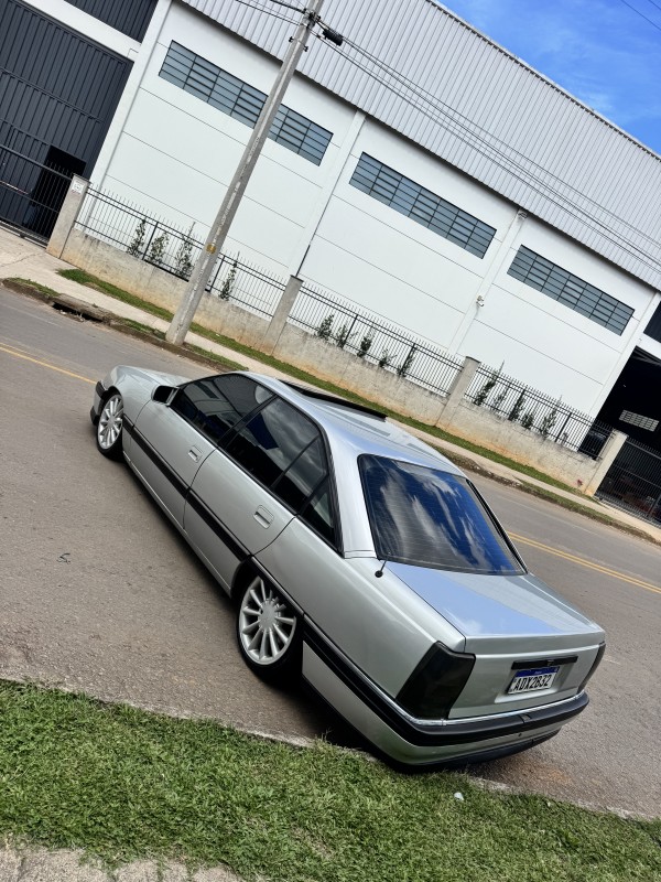 OMEGA 2.0 MPFI GLS 8V GASOLINA 4P MANUAL - 2004 - CAXIAS DO SUL