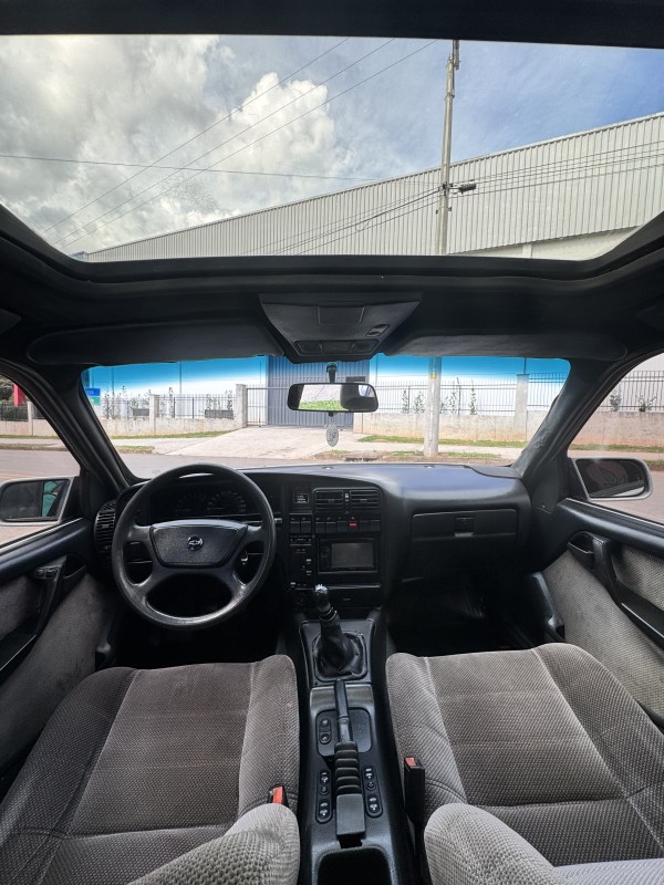 OMEGA 2.0 MPFI GLS 8V GASOLINA 4P MANUAL - 2004 - CAXIAS DO SUL