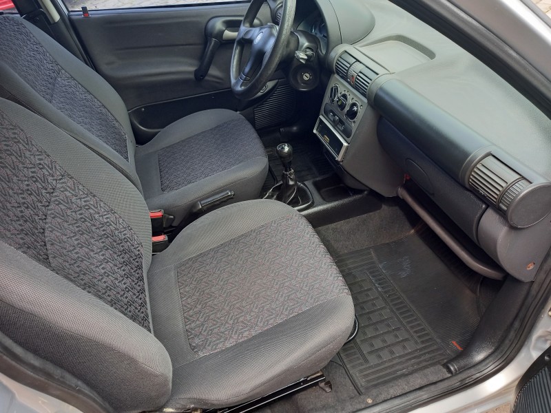 CORSA 1.0 MPFI CLASSIC 8V GASOLINA 4P MANUAL - 2003 - CAXIAS DO SUL