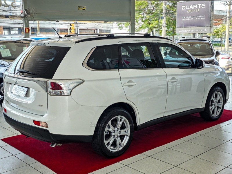 OUTLANDER 3.0 GT 4X4 V6 24V GASOLINA 4P AUTOMÁTICO - 2015 - PORTO ALEGRE