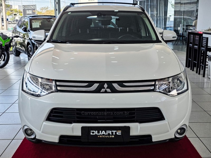 OUTLANDER 3.0 GT 4X4 V6 24V GASOLINA 4P AUTOMÁTICO - 2015 - PORTO ALEGRE