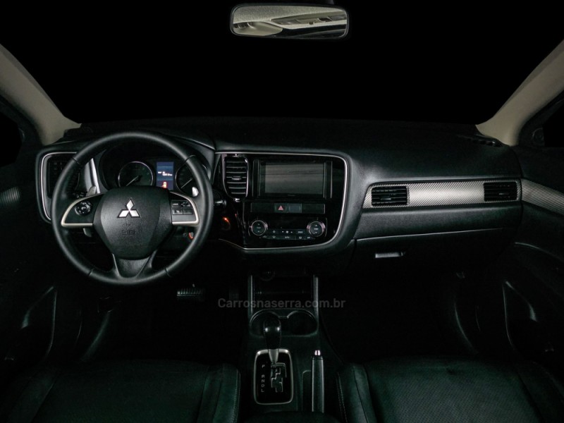 OUTLANDER 3.0 GT 4X4 V6 24V GASOLINA 4P AUTOMÁTICO - 2015 - PORTO ALEGRE