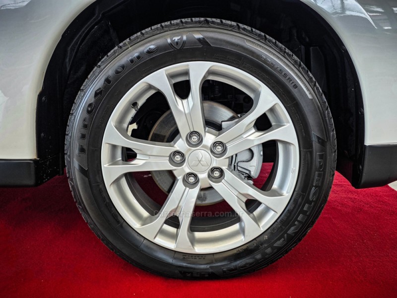 OUTLANDER 3.0 GT 4X4 V6 24V GASOLINA 4P AUTOMÁTICO - 2015 - PORTO ALEGRE