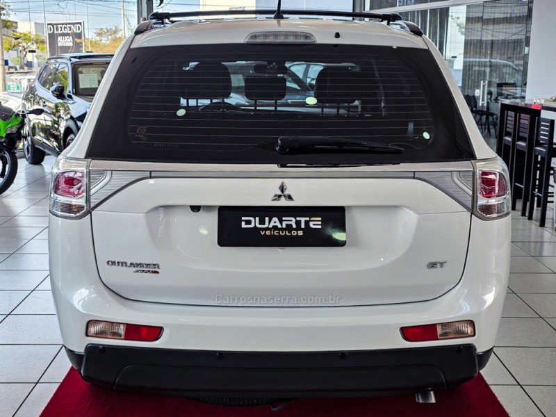 OUTLANDER 3.0 GT 4X4 V6 24V GASOLINA 4P AUTOMÁTICO - 2015 - PORTO ALEGRE