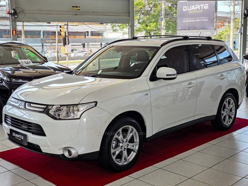OUTLANDER 3.0 GT 4X4 V6 24V GASOLINA 4P AUTOMÁTICO - 2015 - PORTO ALEGRE