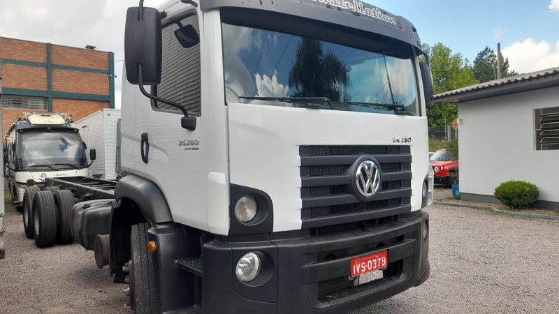 24-280 E CONSTELLATION 6X2 - 2014 - CAXIAS DO SUL