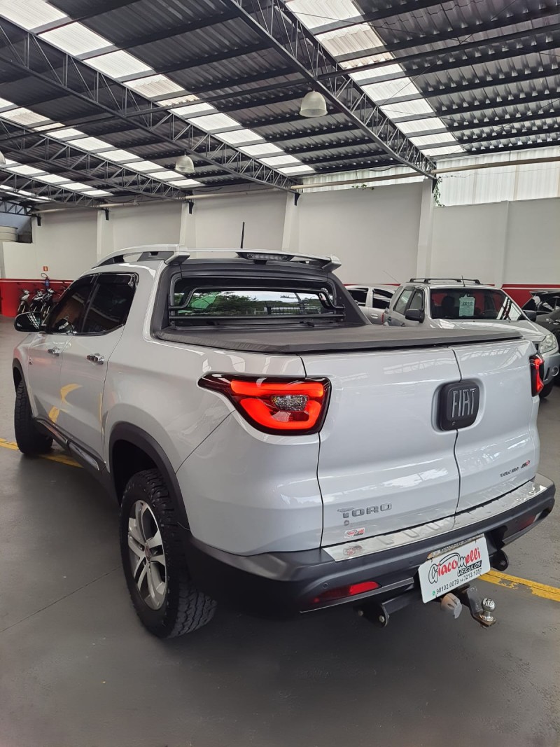 TORO 2.0 16V TURBO DIESEL VOLCANO AT9 4X4 AUTOMÁTICO - 2017 - CAXIAS DO SUL