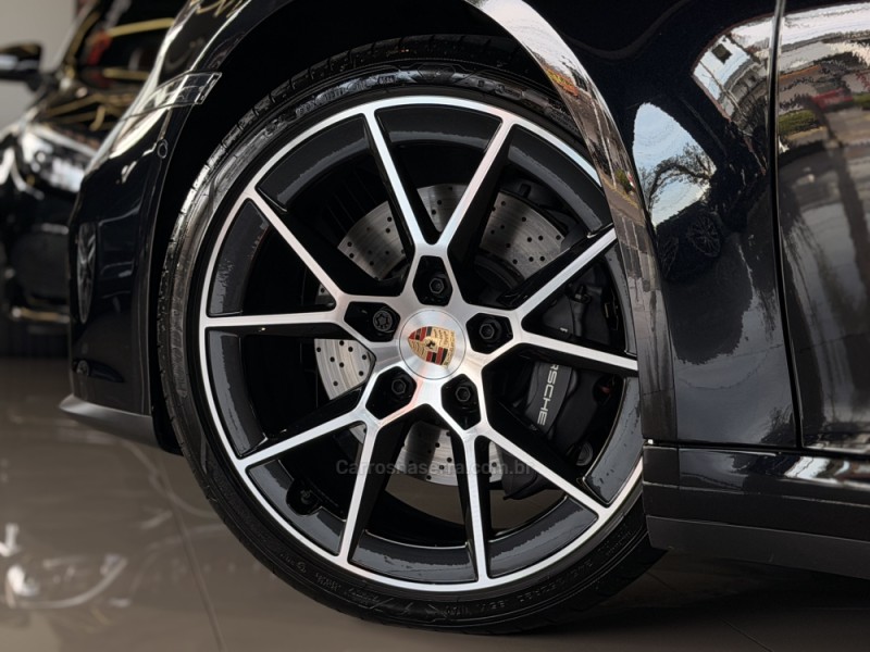 911 3.0 CARRERA COUPÉ AUTOMÁTICO - 2026 - DOIS IRMãOS