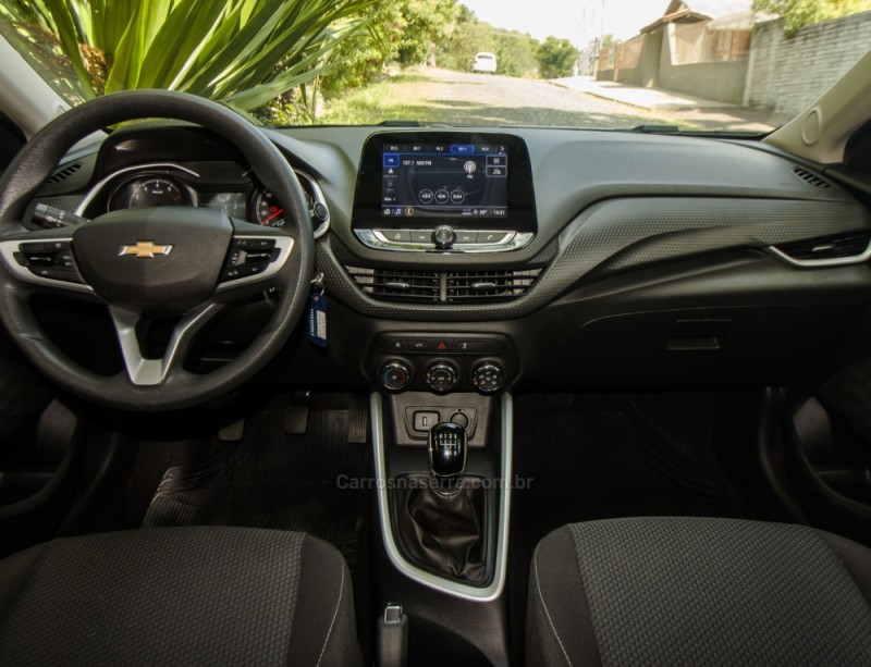 ONIX 1.0 LT 12V TURBO FLEX 4P MANUAL - 2024 - NOVO HAMBURGO