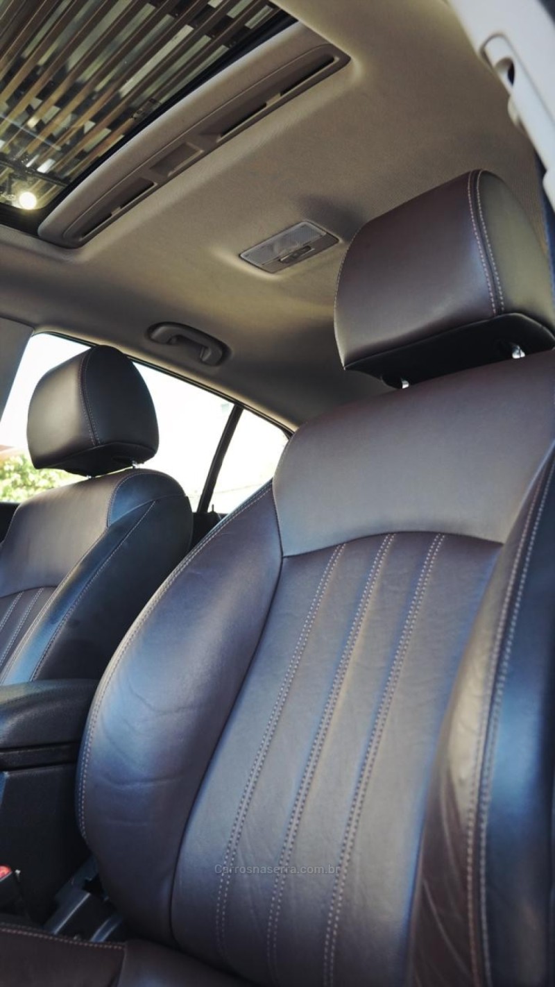 TRACKER 1.8 MPFI LTZ 4X2 16V FLEX 4P AUTOMÁTICO - 2016 - LAJEADO