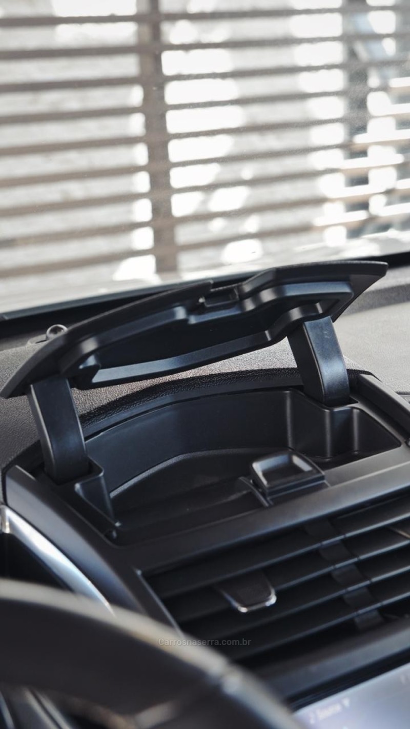 TRACKER 1.8 MPFI LTZ 4X2 16V FLEX 4P AUTOMÁTICO - 2016 - LAJEADO