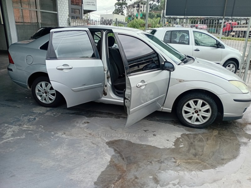 FOCUS 1.6 GLX SEDAN 8V FLEX 4P MANUAL - 2009 - CAXIAS DO SUL