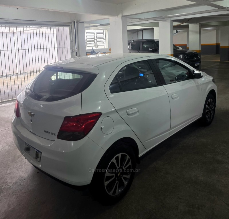 ONIX 1.4 MPFI LTZ 8V FLEX 4P MANUAL - 2015 - CAXIAS DO SUL