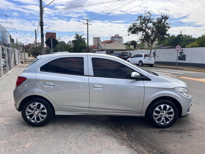 ONIX 1.0 LT 12V FLEX 4P MANUAL - 2013 - VENâNCIO AIRES