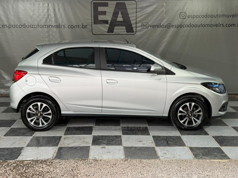 ONIX 1.4 MPFI LTZ 8V FLEX 4P MANUAL - 2015 - NOVA PRATA