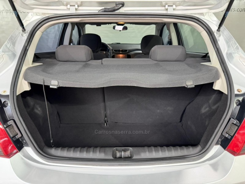 ONIX 1.4 MPFI LTZ 8V FLEX 4P MANUAL - 2015 - NOVA PRATA