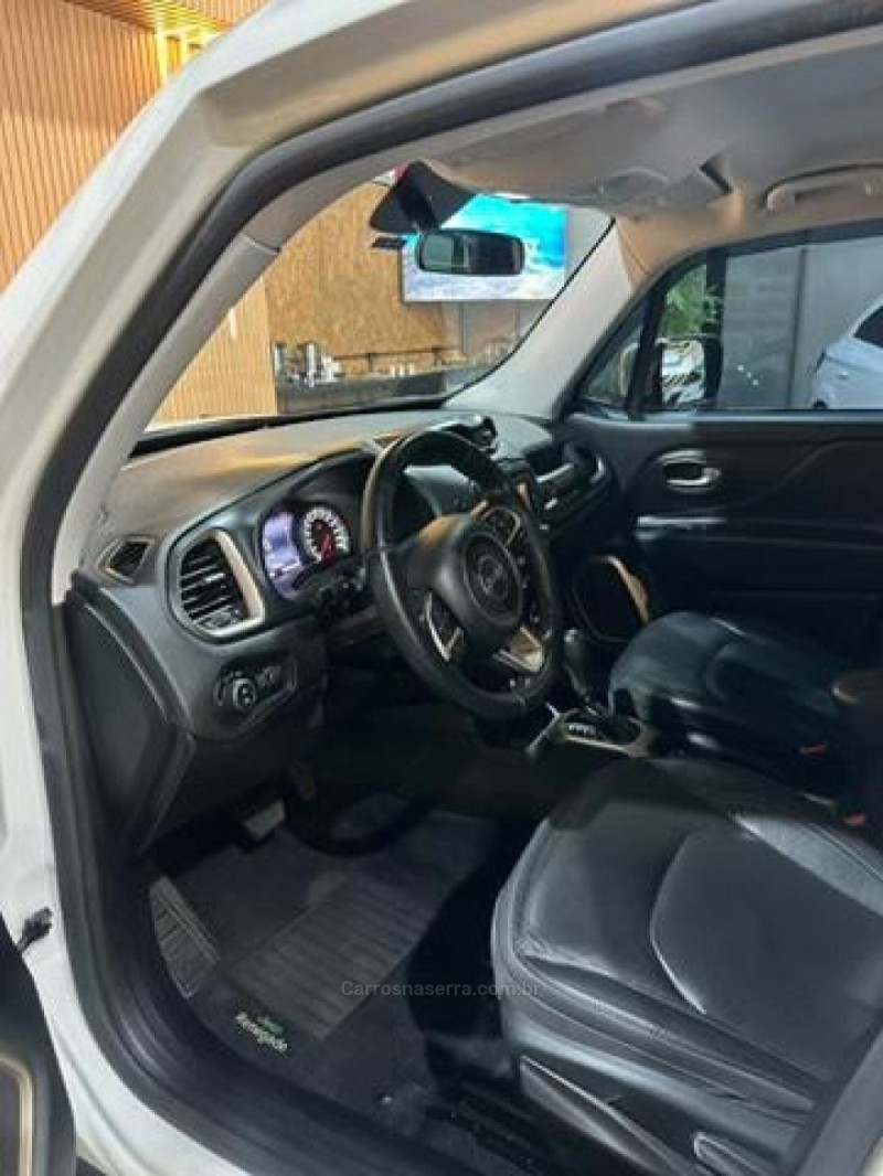 RENEGADE 1.8 16V FLEX LONGITUDE 4P AUTOMÁTICO - 2016 - LAJEADO