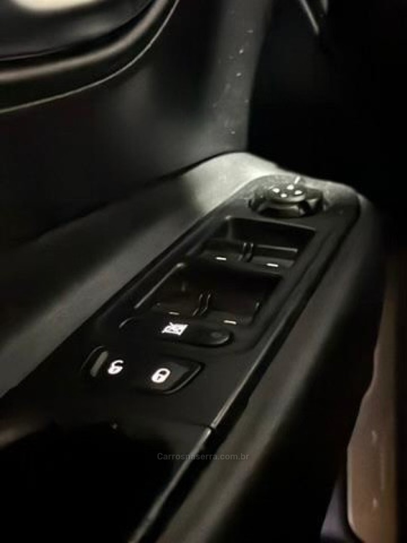 RENEGADE 1.8 16V FLEX LONGITUDE 4P AUTOMÁTICO - 2016 - LAJEADO