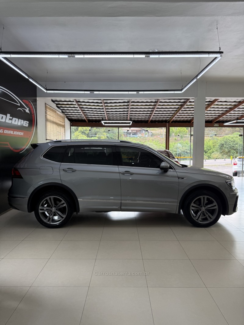 TIGUAN 2.0 ALLSPACE R-LINE 350 TSI 4X4 GASOLINA 4P - 2020 - FARROUPILHA