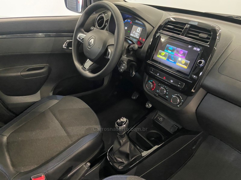 KWID 1.0 12V SCE FLEX INTENSE MANUAL - 2023 - FLORES DA CUNHA