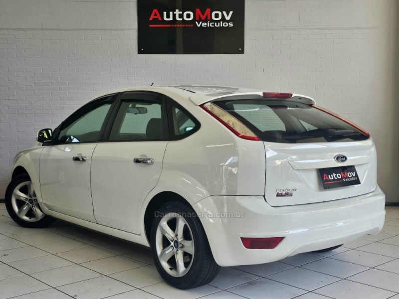 FOCUS 2.0 GLX 16V GASOLINA 4P MANUAL - 2011 - CAXIAS DO SUL
