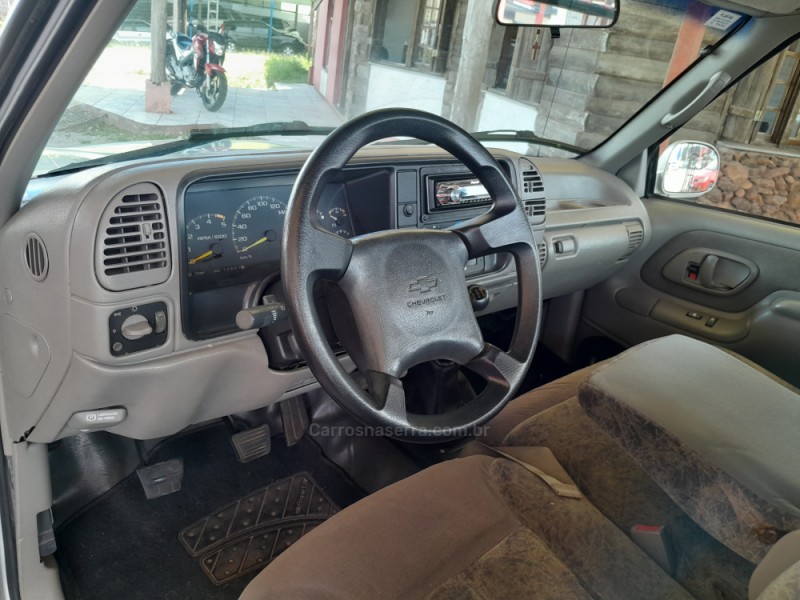 SILVERADO 4.2 D-20 4X2 CS 18V TURBO INTERCOOLER DIESEL 2P MANUAL - 2001 - VERANóPOLIS