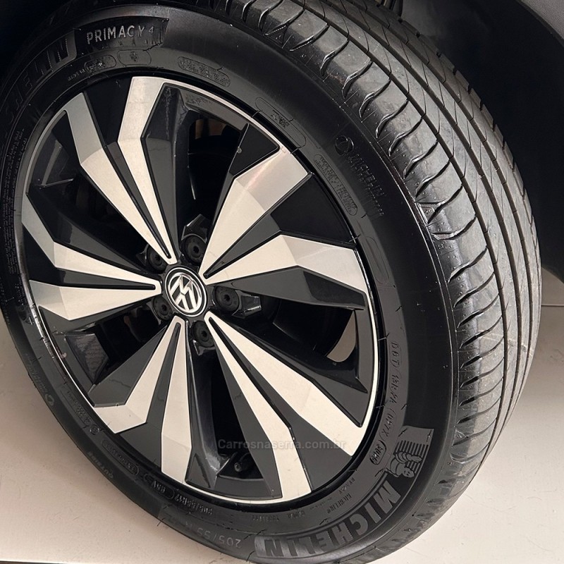 T-CROSS 1.0 COMFORTLINE TSI FLEX 4P AUTOMÁTICO - 2021 - VACARIA