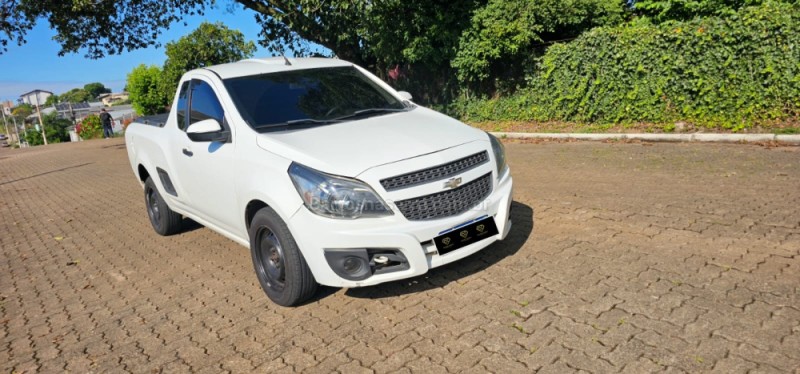 montana 1.4 mpfi ls cs 8v flex 2p manual 2015 ivoti