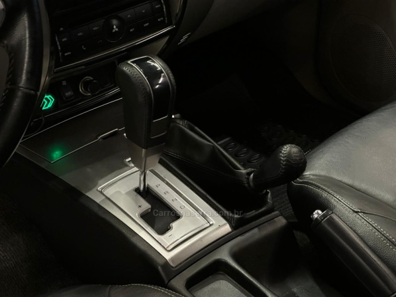 PAJERO DAKAR 3.2 HPE 4X4 7 LUGARES 16V TURBO INTERCOOLER DIESEL 4P AUTOMÁTICO - 2015 - CAXIAS DO SUL