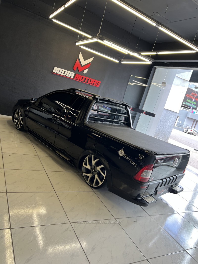 STRADA 1.8 MPI ADVENTURE CE 8V GASOLINA 2P MANUAL - 2005 - CAXIAS DO SUL