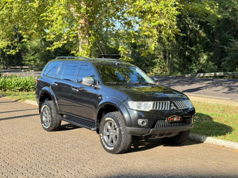 PAJERO DAKAR 3.2 HPE 4X4 7 LUGARES 16V TURBO INTERCOOLER DIESEL 4P AUTOMÁTICO - 2013 - DOIS IRMãOS