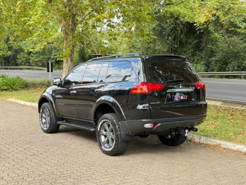 PAJERO DAKAR 3.2 HPE 4X4 7 LUGARES 16V TURBO INTERCOOLER DIESEL 4P AUTOMÁTICO - 2013 - DOIS IRMãOS