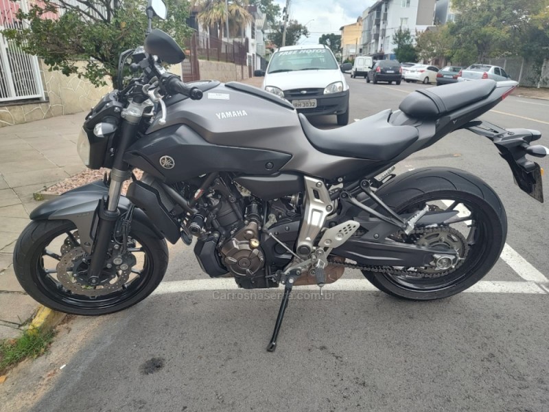 MT 07 ABS - 2017 - FLORES DA CUNHA