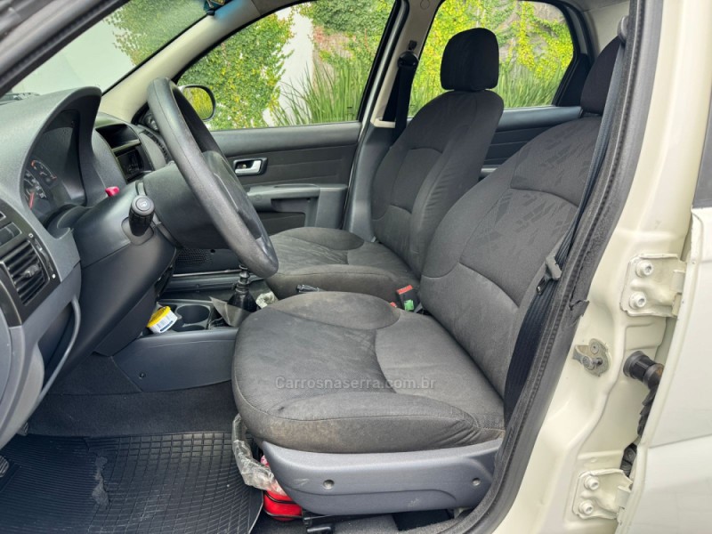 SIENA 1.0 MPI EL CELEBRATION 8V FLEX 4P MANUAL - 2011 - FARROUPILHA