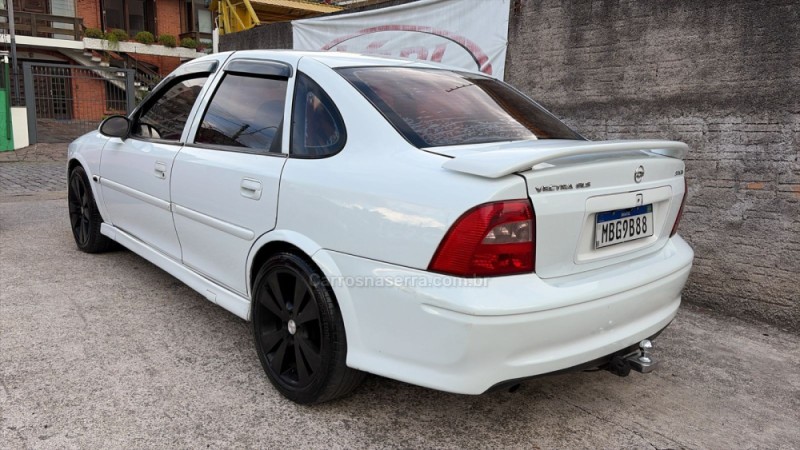 VECTRA 2.2 MPFI GLS 8V GASOLINA 4P MANUAL - 2000 - CAXIAS DO SUL