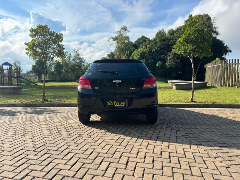 ONIX 1.0 JOY HATCH 8VFLEX 4P MANUAL - 2017 - CANELA