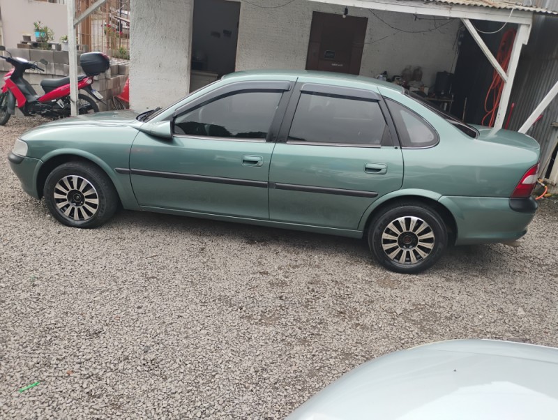 VECTRA 2.2 MPFI GLS 8V GASOLINA 4P MANUAL - 1999 - CAXIAS DO SUL