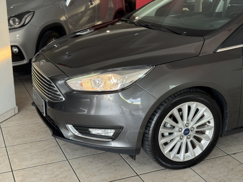 FOCUS 2.0 TITANIUM FASTBACK 16V FLEX 4P AUTOMÁTICO - 2018 - GUAPORé