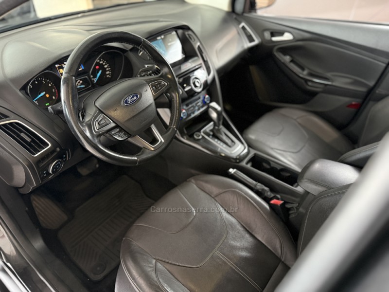 FOCUS 2.0 TITANIUM FASTBACK 16V FLEX 4P AUTOMÁTICO - 2018 - GUAPORé