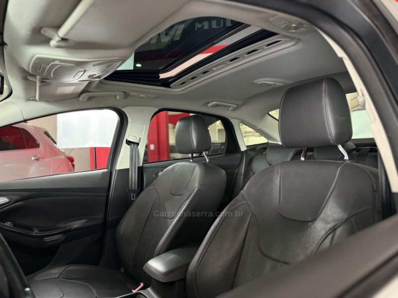 FOCUS 2.0 TITANIUM FASTBACK 16V FLEX 4P AUTOMÁTICO - 2018 - GUAPORé