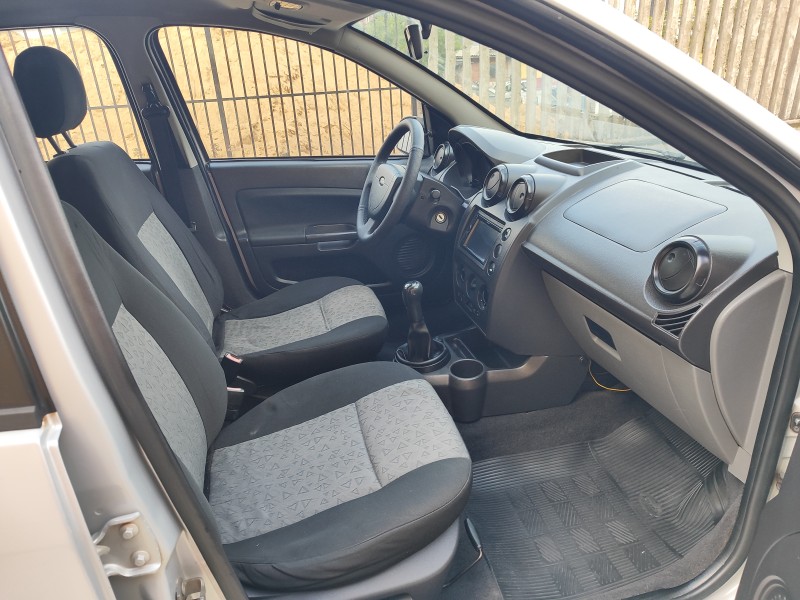 FIESTA 1.0 MPI CLASS 8V FLEX 4P MANUAL - 2013 - FARROUPILHA