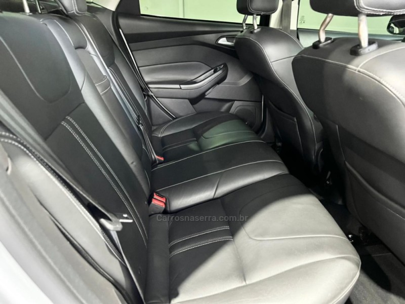 FOCUS 2.0 TITANIUM SEDAN 16V FLEX 4P AUTOMÁTICO - 2014 - NOVO HAMBURGO