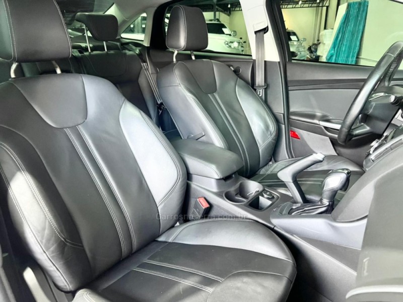 FOCUS 2.0 TITANIUM SEDAN 16V FLEX 4P AUTOMÁTICO - 2014 - NOVO HAMBURGO