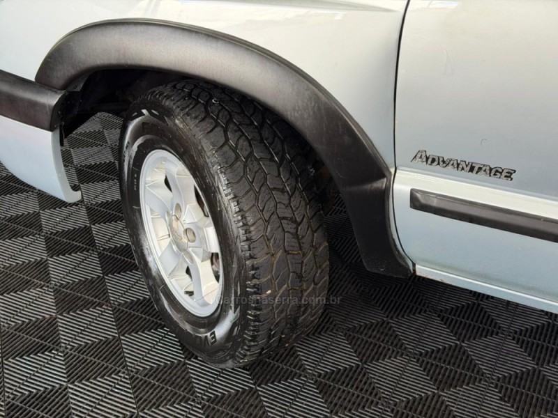 S10 2.4 ADVANTAGE 4X2 CD 8V FLEX 4P MANUAL - 2006 - VACARIA