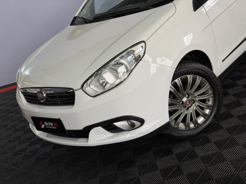 GRAND SIENA 1.6 MPI ESSENCE 16V FLEX 4P MANUAL - 2015 - VACARIA